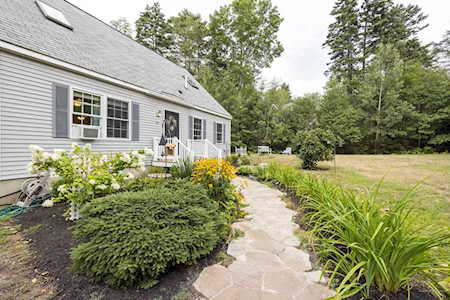 41 Shackletons Way Boothbay, ME 04537