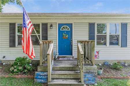 4232 Schooner Trl Chesapeake, VA 23321