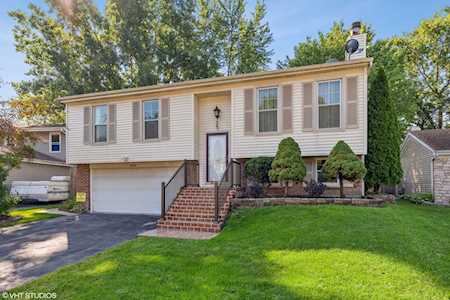 469 Glenmore Place Roselle, IL 60172