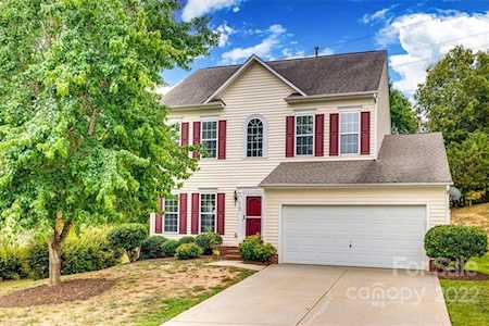 4166 Autumn Cove Dr Clover, SC 29710