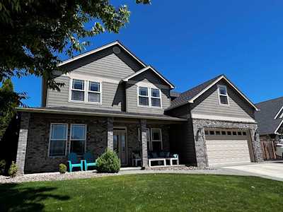2193 Jeremy St Central Point, OR 97502