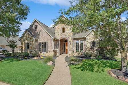 8352 Park Brook Drive North Richland Hills, TX 76182