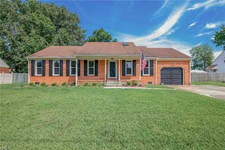 540 Bay Oak Dr Chesapeake, VA 23323