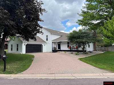 1037 Oak Terrace Dr North Mankato, MN 56003