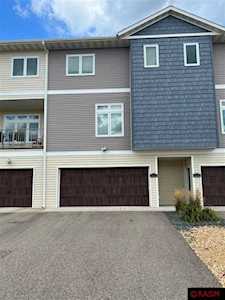 2236 Rolling Green Trl North Mankato, MN 56003
