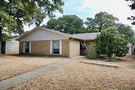 1126 Winterwood Drive Lewisville, TX 75067