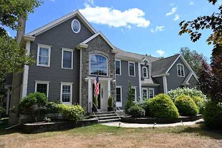 6 Deer Run Rd Holliston, MA 01746
