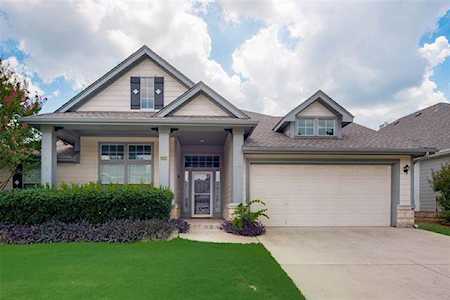 2406 Moon Dance Court Arlington, TX 76001