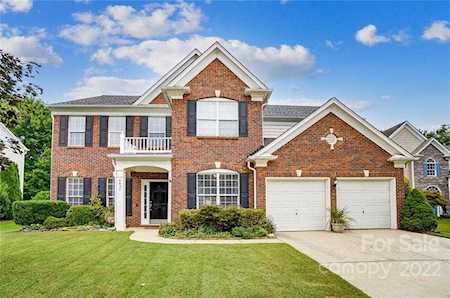 6837 Braddock Ln Charlotte, NC 28277