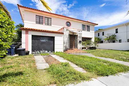 2075 N Bay Rd Miami Beach, FL 33140