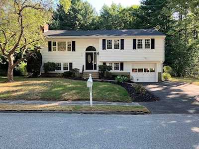 3 Fowler Ter Burlington, MA 01803