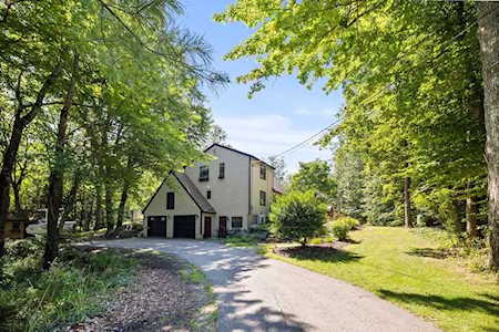 35 Pine Ridge Cir Sandown, NH 03873