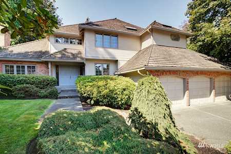 3011 223rd Ave NE Sammamish, WA 98074