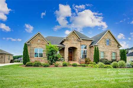 412 Wheatberry Hill Dr Matthews, NC 28104