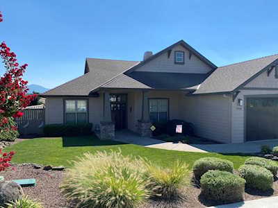 3928 Sunleaf Ave Medford, OR 97504