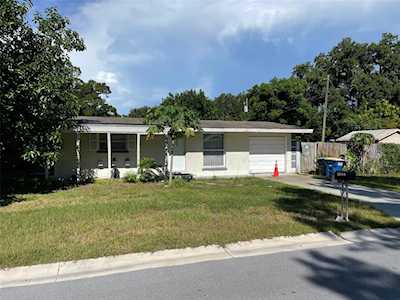 1260 S Hillcrest Ave Clearwater, FL 33756