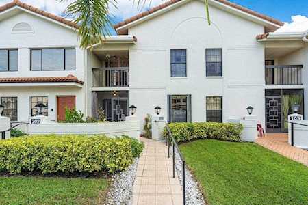 9704 E Sills Drive #102 Boynton Beach, FL 33437