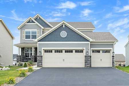 1351 Chestnut Circle Carver, MN 55315