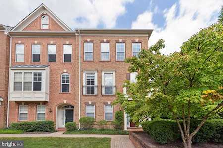 208 Meeting House Station Square Herndon, VA 20170