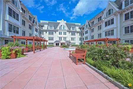 225 Stanley Avenue #416 Mamaroneck, NY 10543