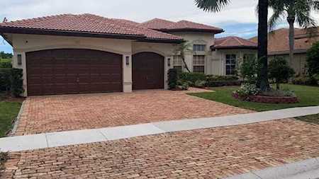 19558 Saturnia Lakes Drive Boca Raton, FL 33498