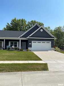 4424 Chestnut Dr Bettendorf, IA 52722