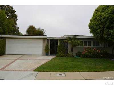 701 Patolita Dr Corona Del Mar, CA 92625