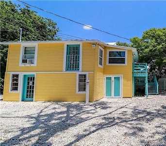 419 E Tarpon Ave Tarpon Springs, FL 34689