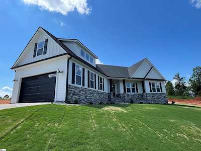 207 Eagles Crest Dr Marietta, SC 29661
