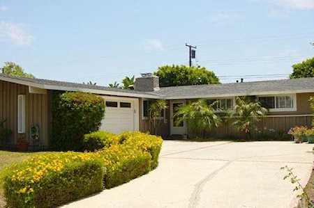 273 Bowling Green Dr Costa Mesa, CA 92626
