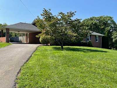 3741 Country Club Troutville, VA 24175