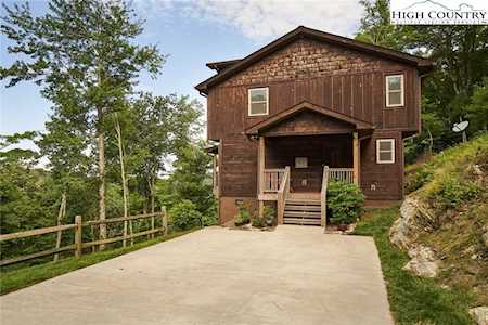 225 Mossy Branch Ln Blowing Rock, NC 28605