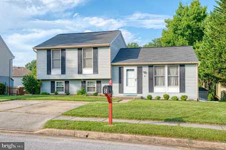 8 Melanie Ct Parkville, MD 21234