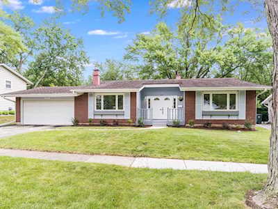 2517 Jackson Dr Woodridge, IL 60517