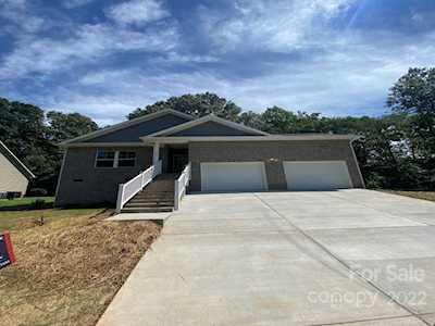 100 Eastwood Village Ct Hudson, NC 28638