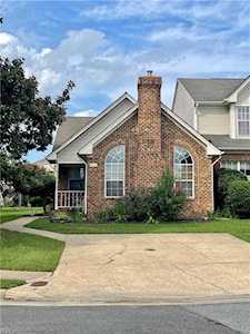 400 S Lake Circle Chesapeake, VA 23322