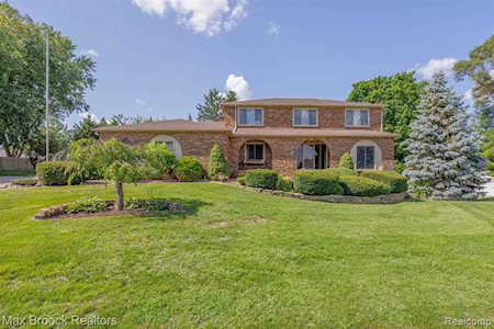 6965 Crestview Washington, MI 48094