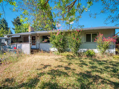2154 Sunset Dr Medford, OR 97501
