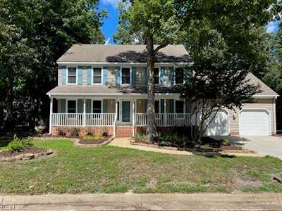 330 Spice Bush Ct Chesapeake, VA 23320