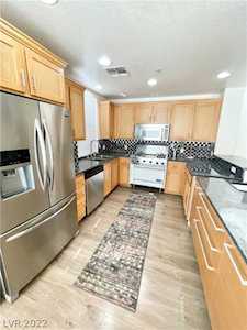 67 E Agate Ave #308 Las Vegas, NV 89123