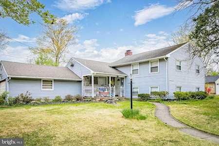 127 Barclay Ln Cherry Hill, NJ 08034