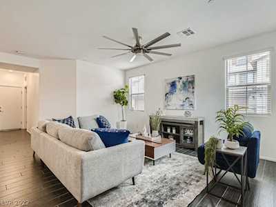 68 Lomita Heights Dr Las Vegas, NV 89138