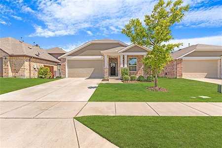 1113 Pigeon Hawk Drive Little Elm, TX 75068