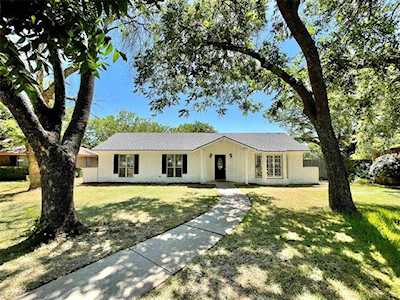 1300 Ashbury Court Arlington, TX 76015