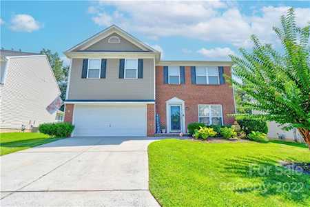 4040 Catawba Creek Dr Gastonia, NC 28056