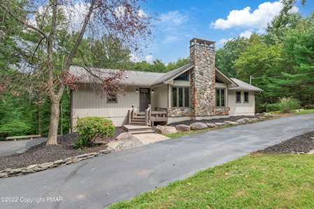 7167 Moss Dr Swiftwater, PA 18370