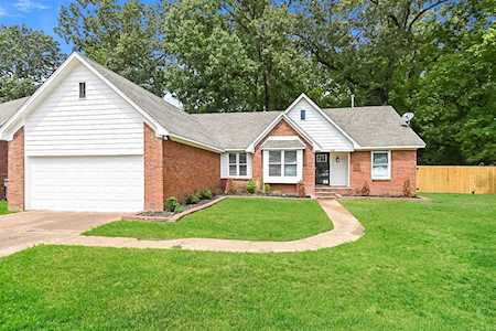 6692 Winding Birch Dr Memphis, TN 38115