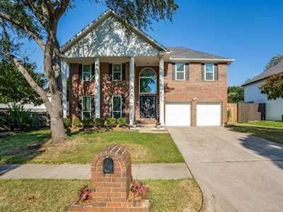 6214 Sandstone Drive Arlington, TX 76001