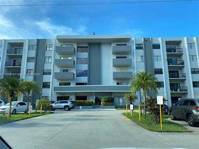 1301 NE 7th St #106 Hallandale Beach, FL 33009