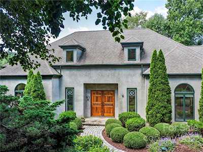 5 Meadow Ridge Dr Asheville, NC 28804